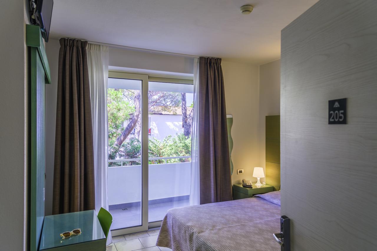 Hotel Montecristo 마리나디캄포 외부 사진