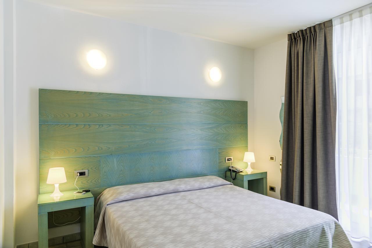 Hotel Montecristo 마리나디캄포 외부 사진